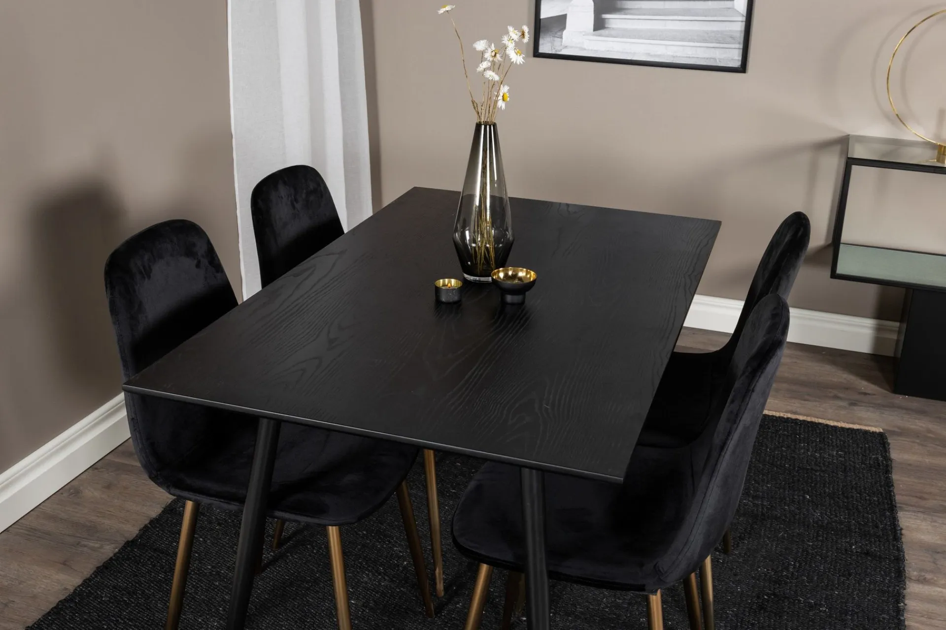 Venture Home Balisa Spisegruppe 120 cm inkl. 4 Pontus Fløyelsstoler