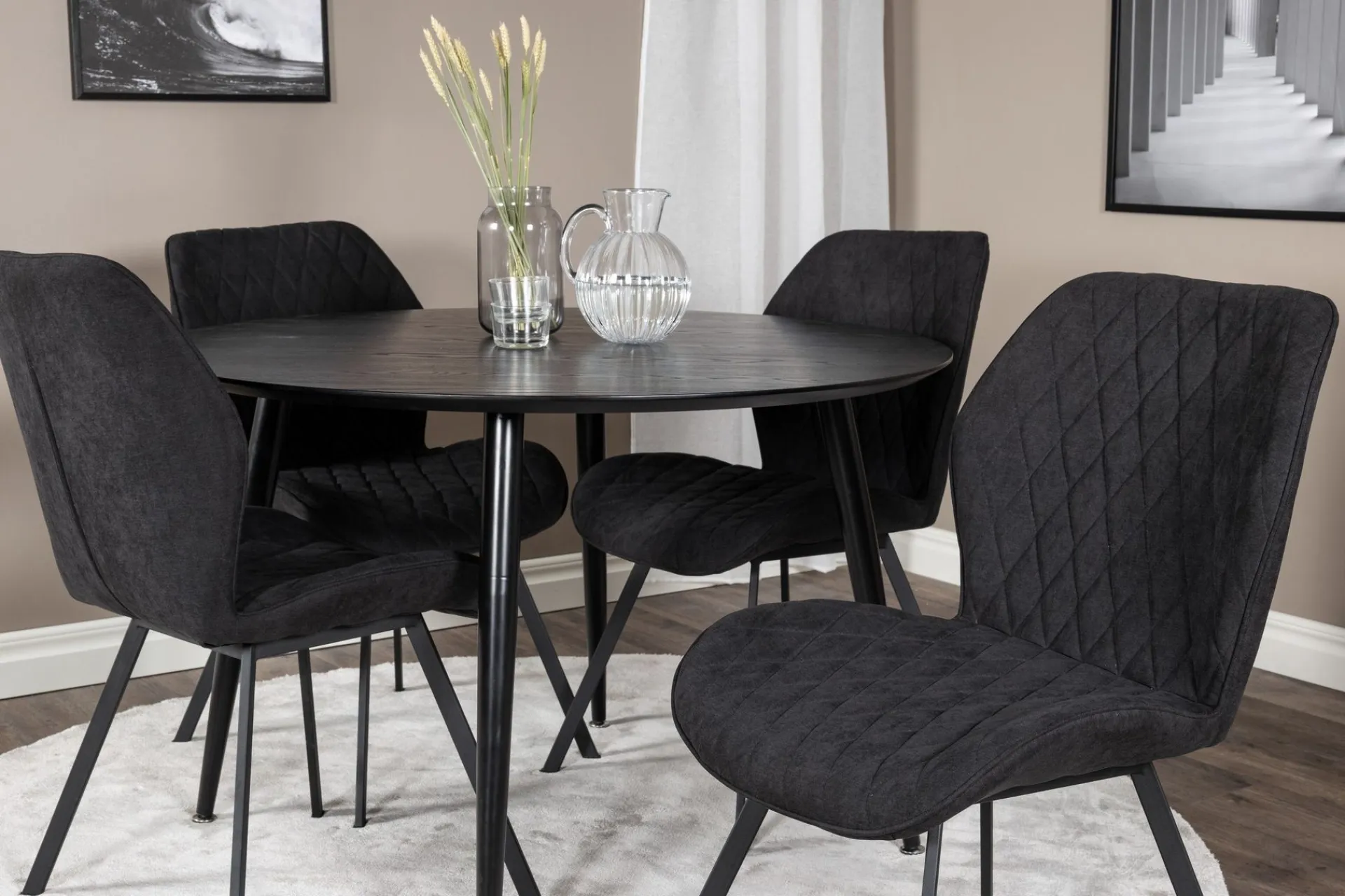 Venture Home Balisa Spisegruppe 115 cm Rund inkl. 4 Sumoas Stoler