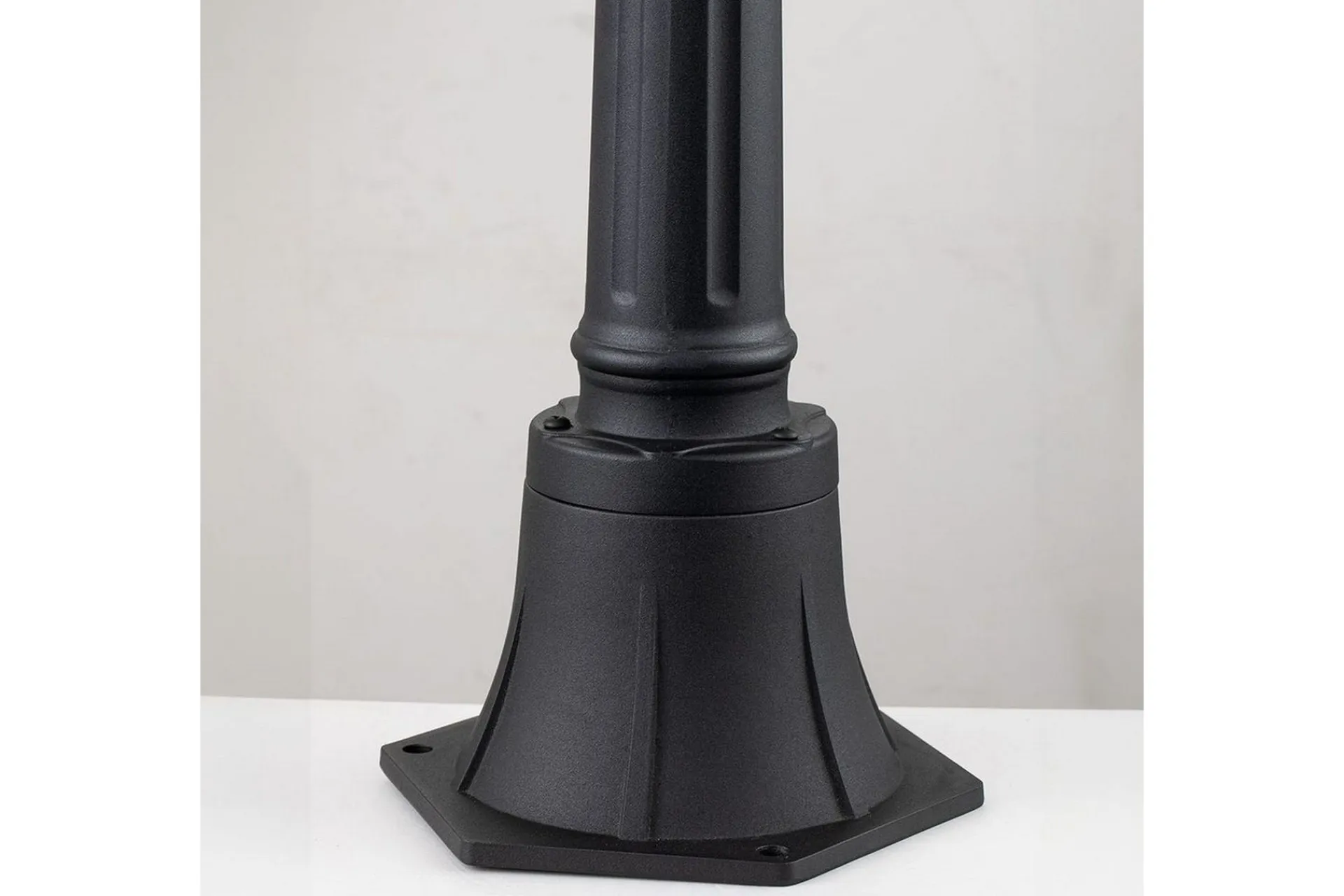 Stolpelykt & Portlykt-Bayview Elstead Lighting Utelampe Svart