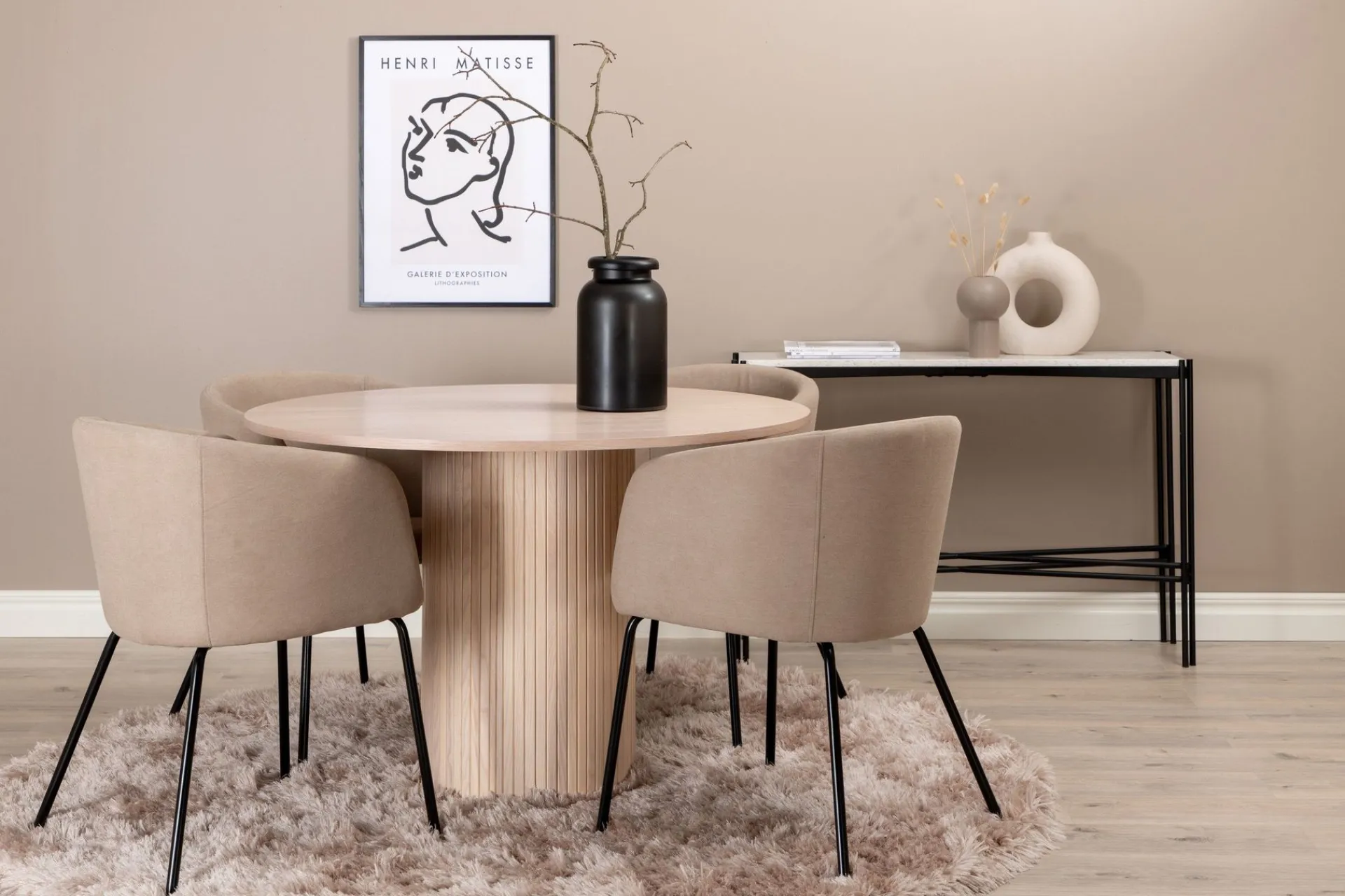 Venture Home Biana Spisegruppe 110 cm Rund inkl. 4 Berita Stoler