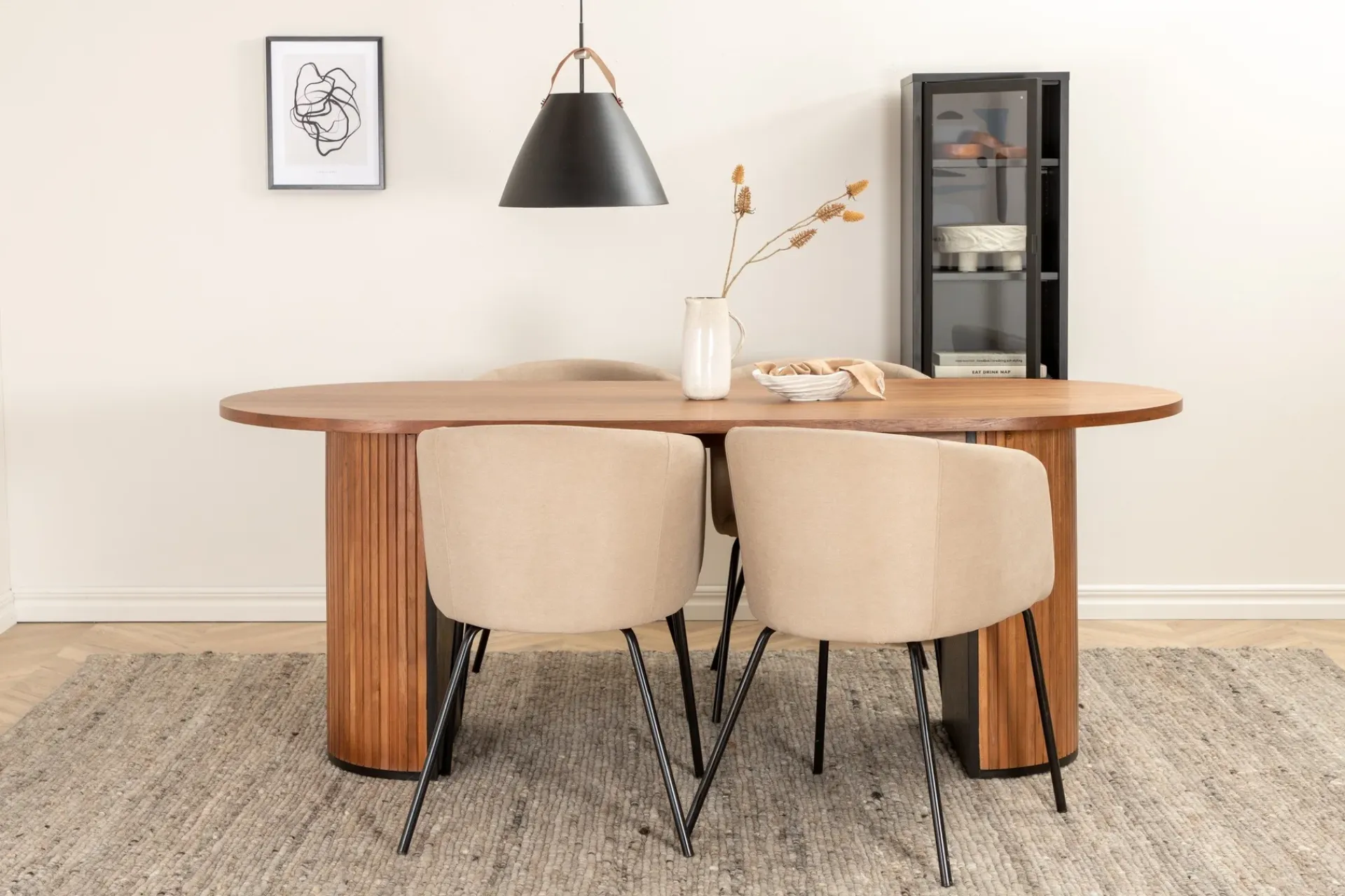 Venture Home Spisegrupper-Bianca Matgruppe 200 cm Oval med 4 Berit stoler Beige,Svart