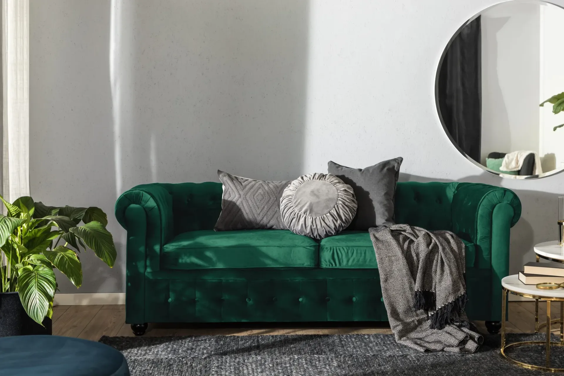 Manor House Sovesofaer-Chesterfield Lyx 3-seter Fremoverbøyd sovesofa i fløyel Grønn