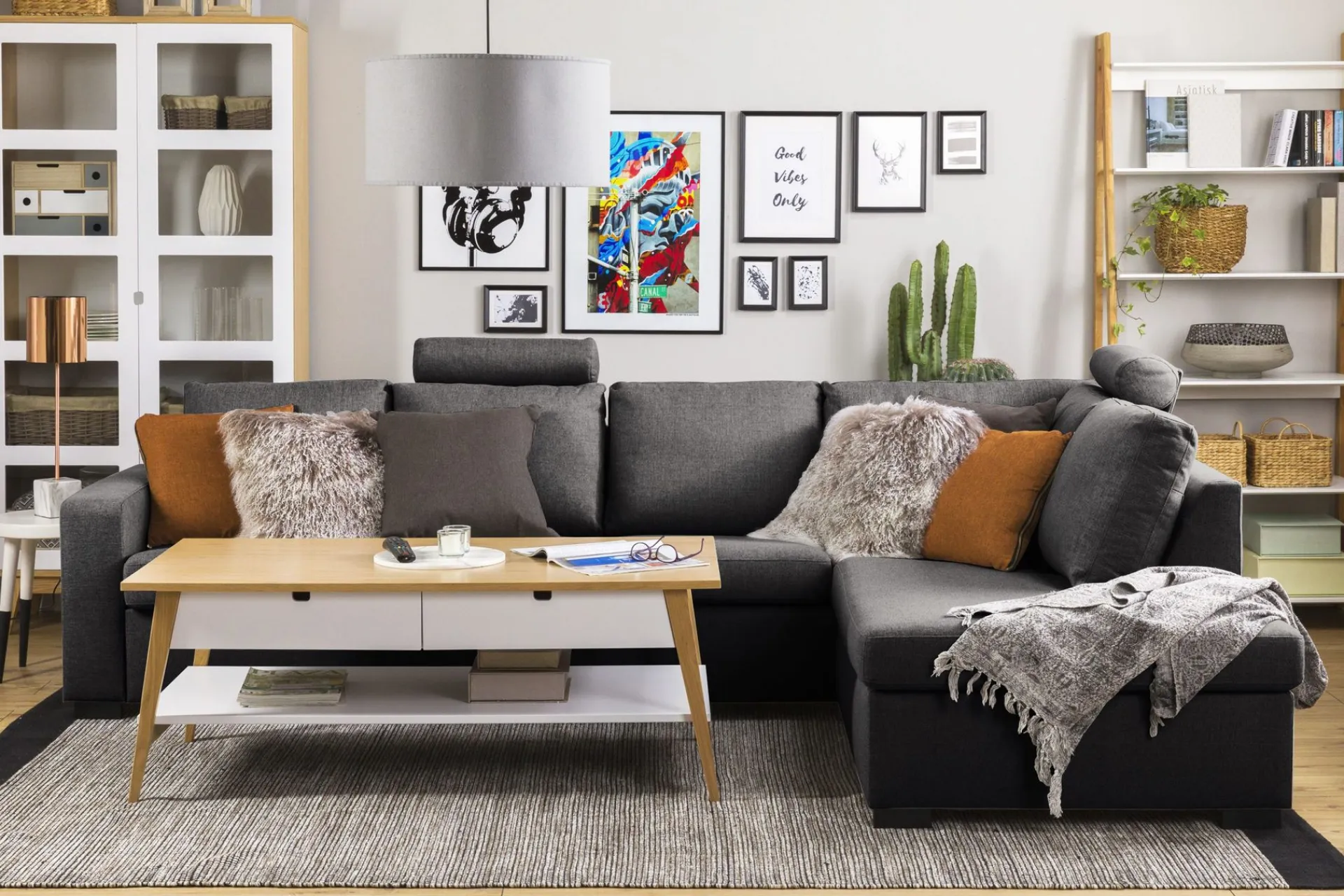 Basic Home Crazy Limited Edition 4-seters Høyrevendt L-formet Sjeselongsofa i Stoff