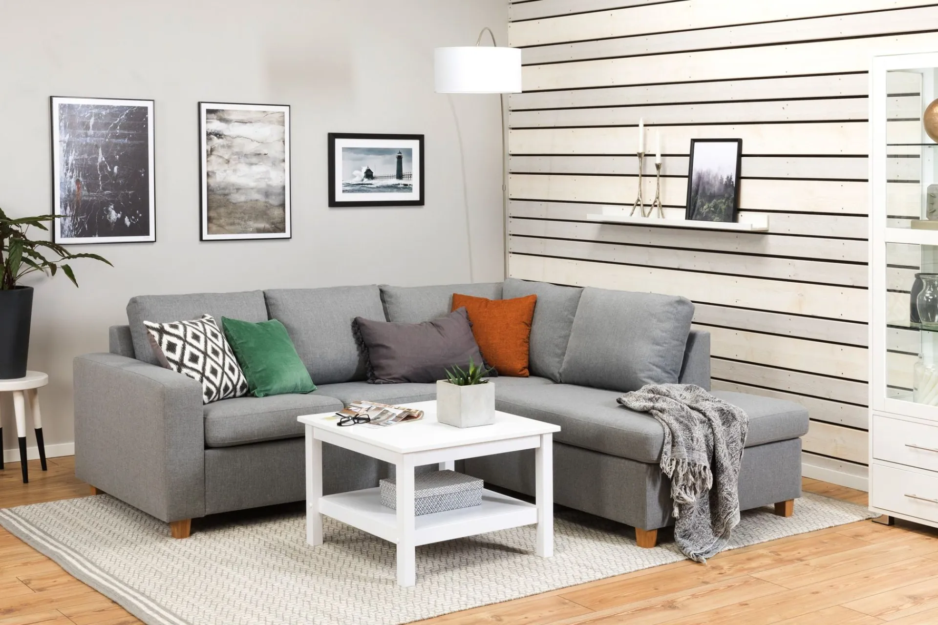 Basic Home Crazy 3-seters Høyrevendt L-formet Sjeselongsofa i Stoff