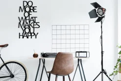 Skilt-Do More Of What Makes You Happy Veggdekor Svart