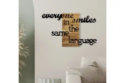 Everyone Smiles in The Same Language Veggdekor