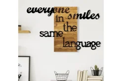 Everyone Smiles in The Same Language Veggdekor