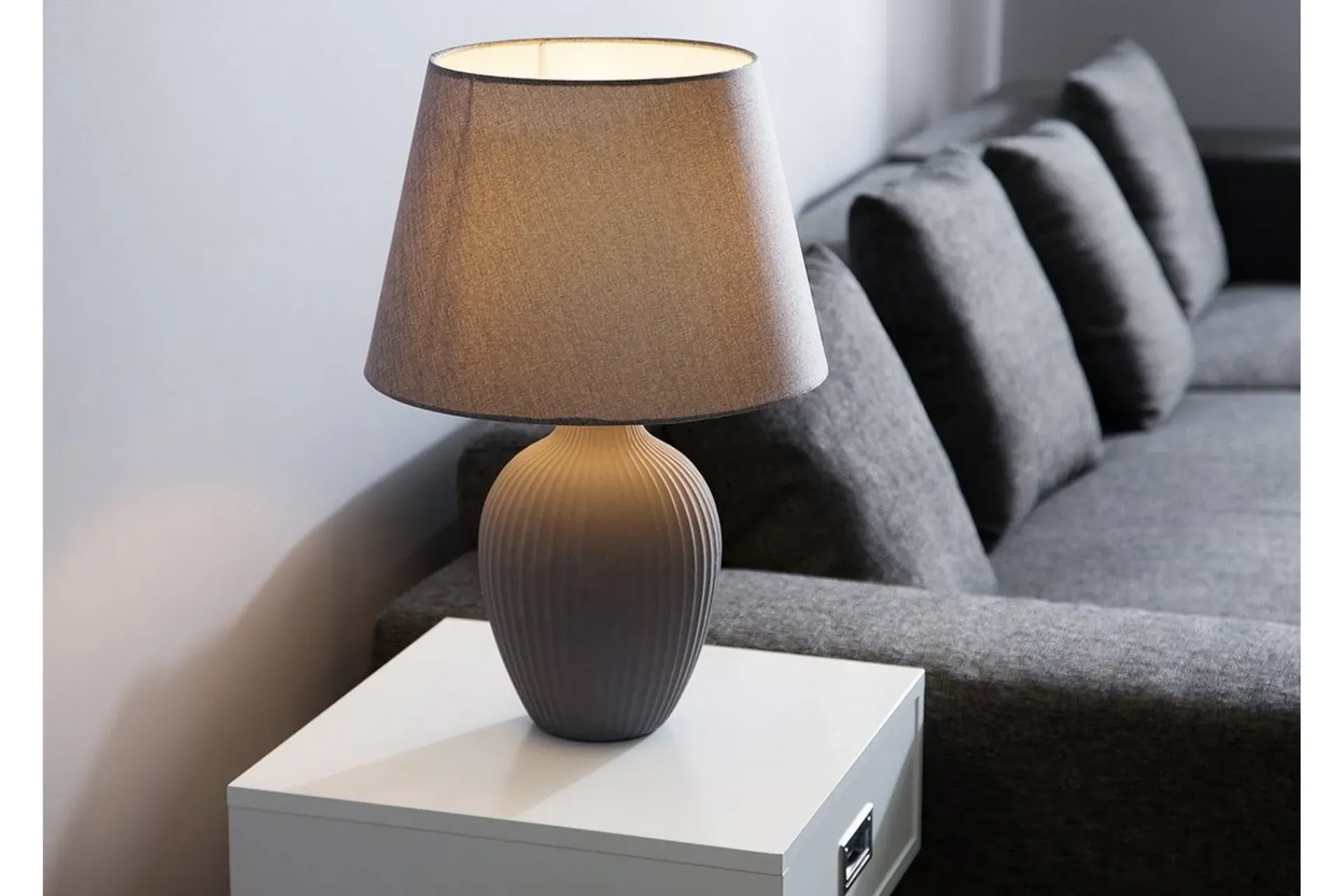 Bordlampe|Soveromslampe-Fergus Bordlampe 33 cm Grå