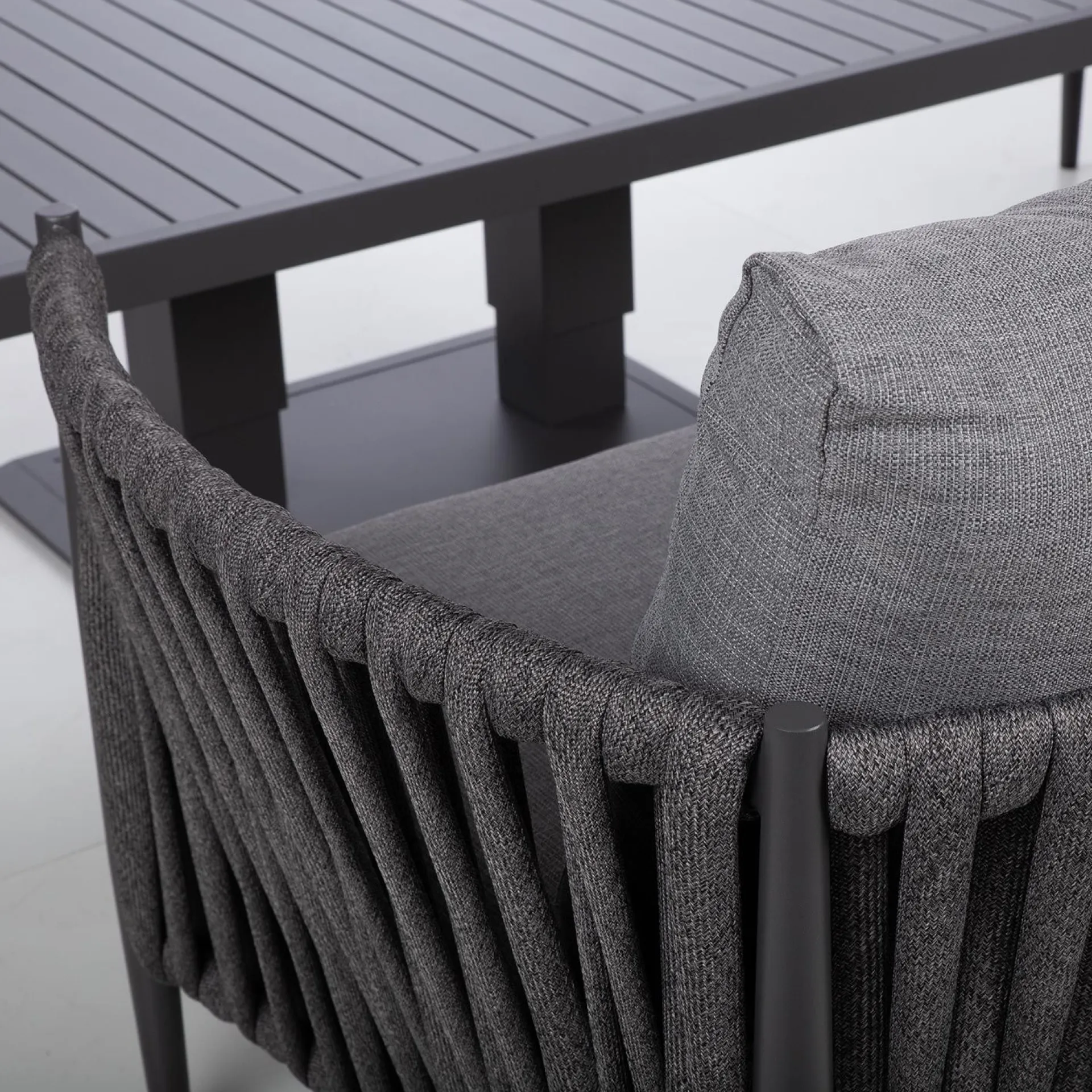 Veranda & Terrasse|Loungemøbler Salg-Hagemøbelsett HOME4YOU Bristol bord, sofa og 2 stoler Grå
