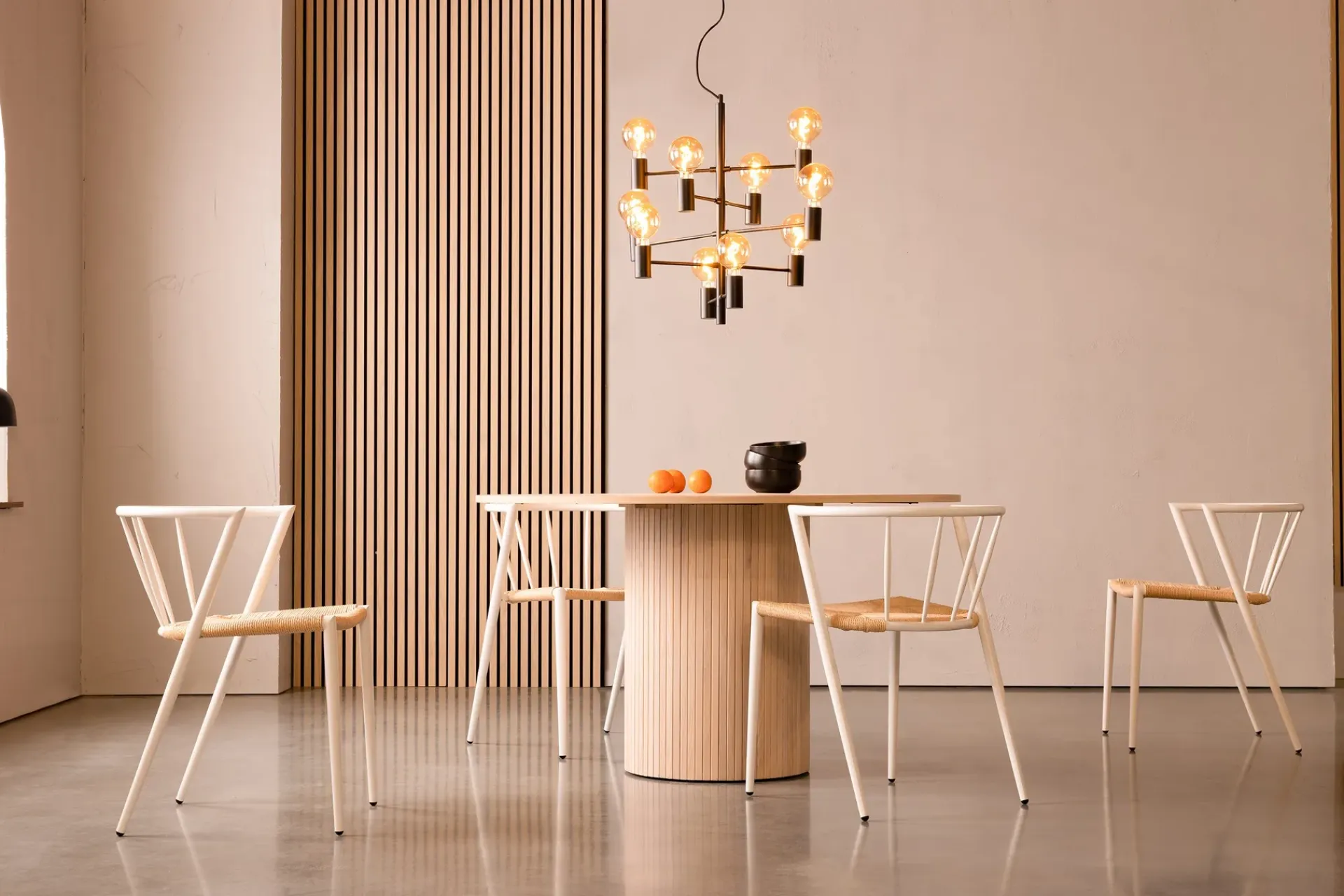 Bark Spisebord & Kjøkkenbord-Kopparbo Rundt Spisebord 130 cm Beige