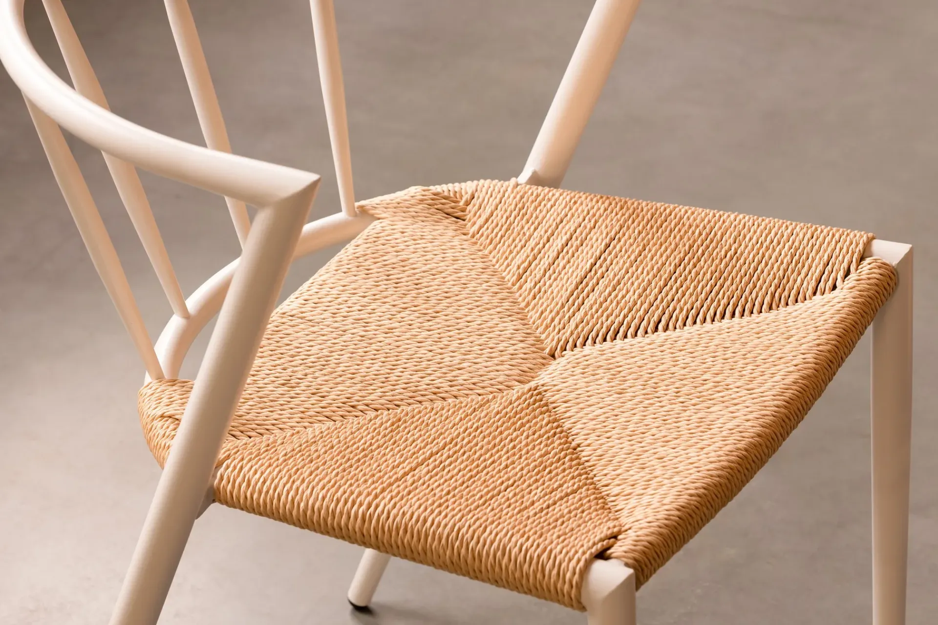 Bark Spisebord & Kjøkkenbord-Kopparbo Rundt Spisebord 130 cm Beige