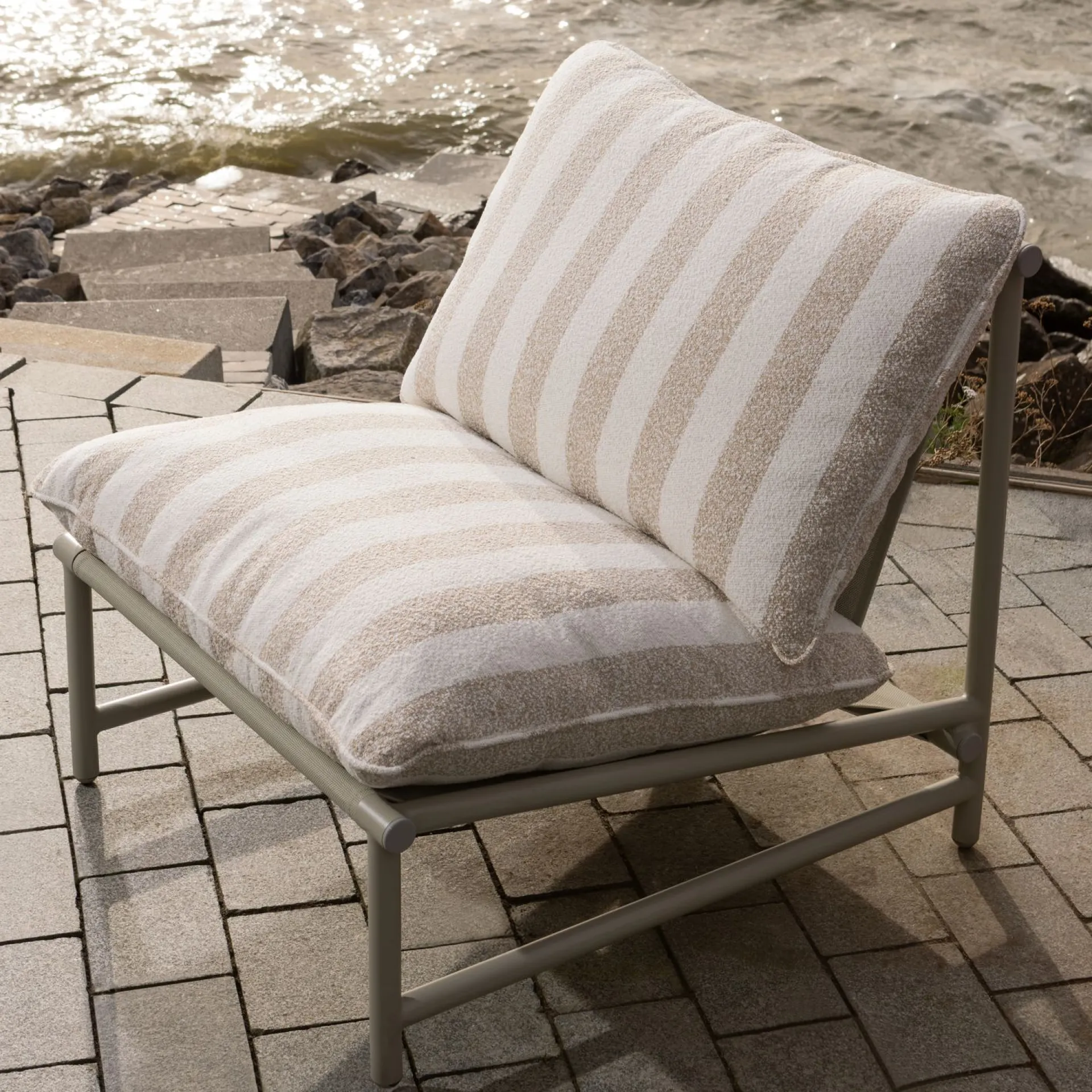 WOOOD Utelenestoler|Loungestol Ute-Loungestol Elvo 82 cm utendørs sand/hvit