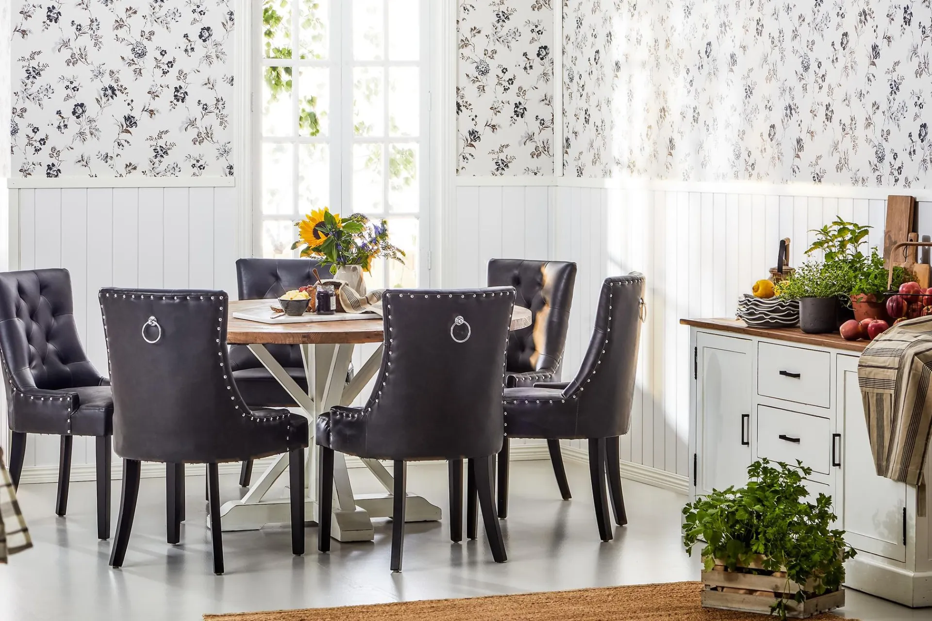 Bloomington Lyon Spisegruppe 150 cm Rund med 6 Tuva Lenestol