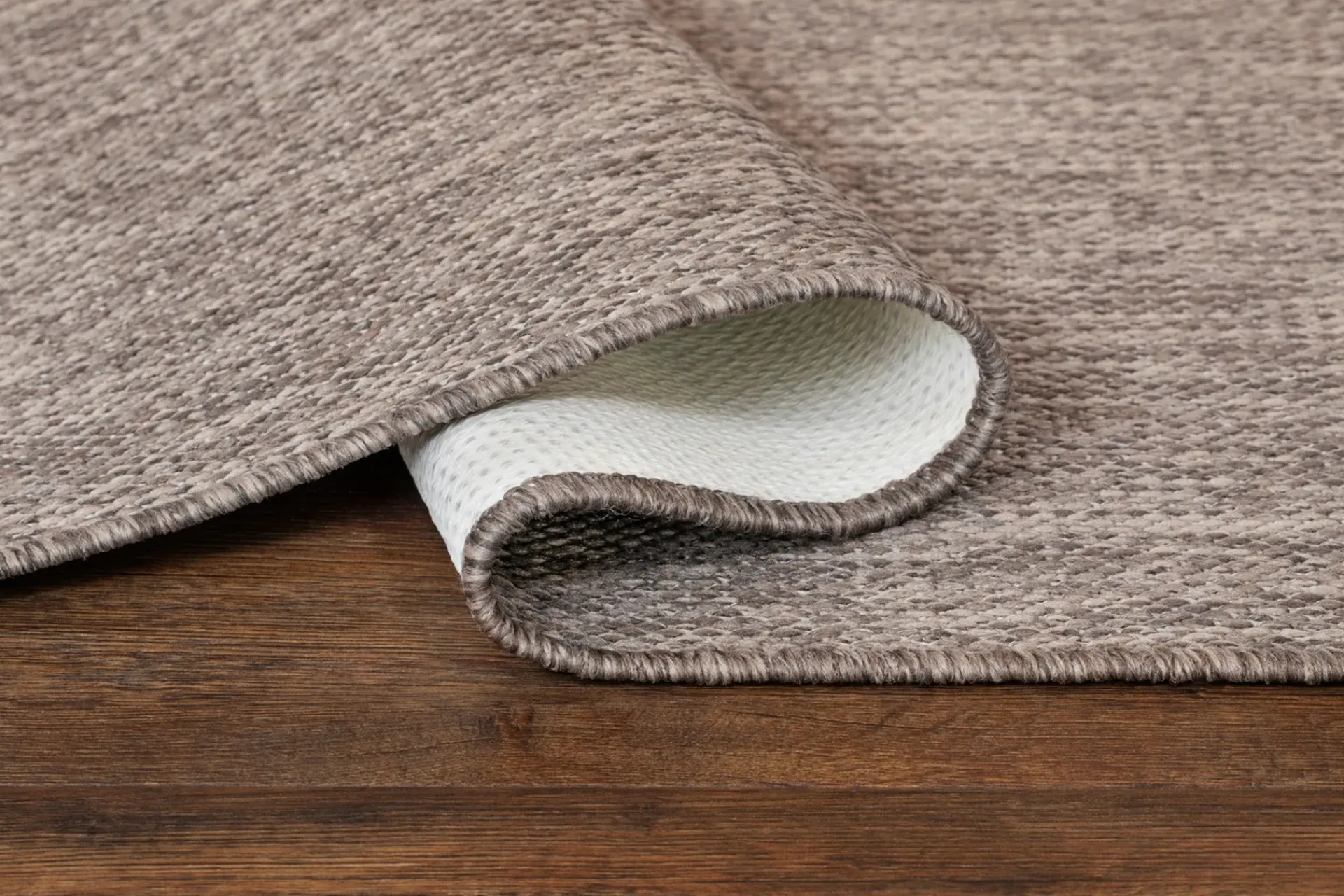 KM Home Madrid Flatvevd Teppe 133x190 cm
