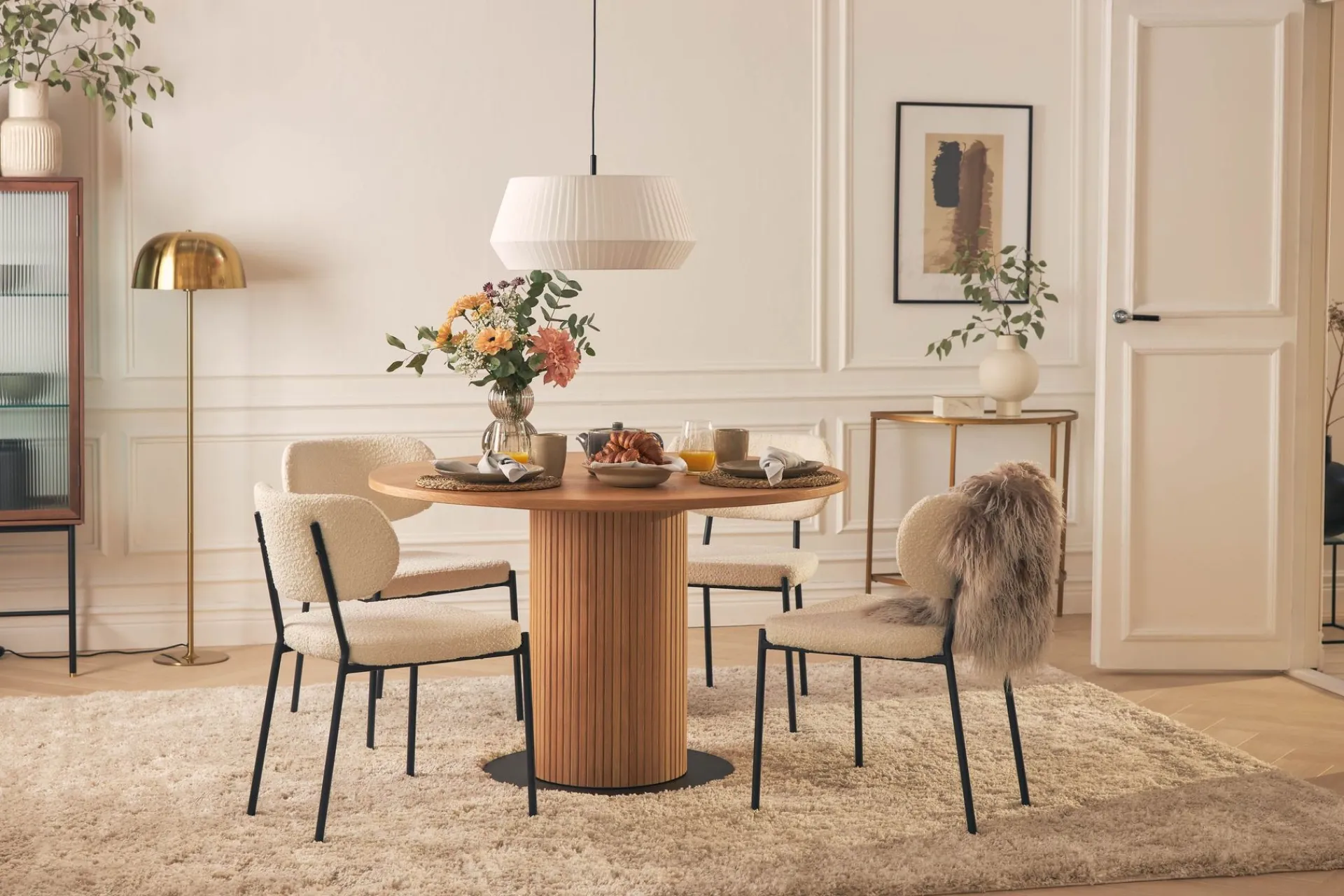 Basic Home Noira Spisebord 120 cm Valnøtt Rundt med 4 Gemmiano Spisestoler