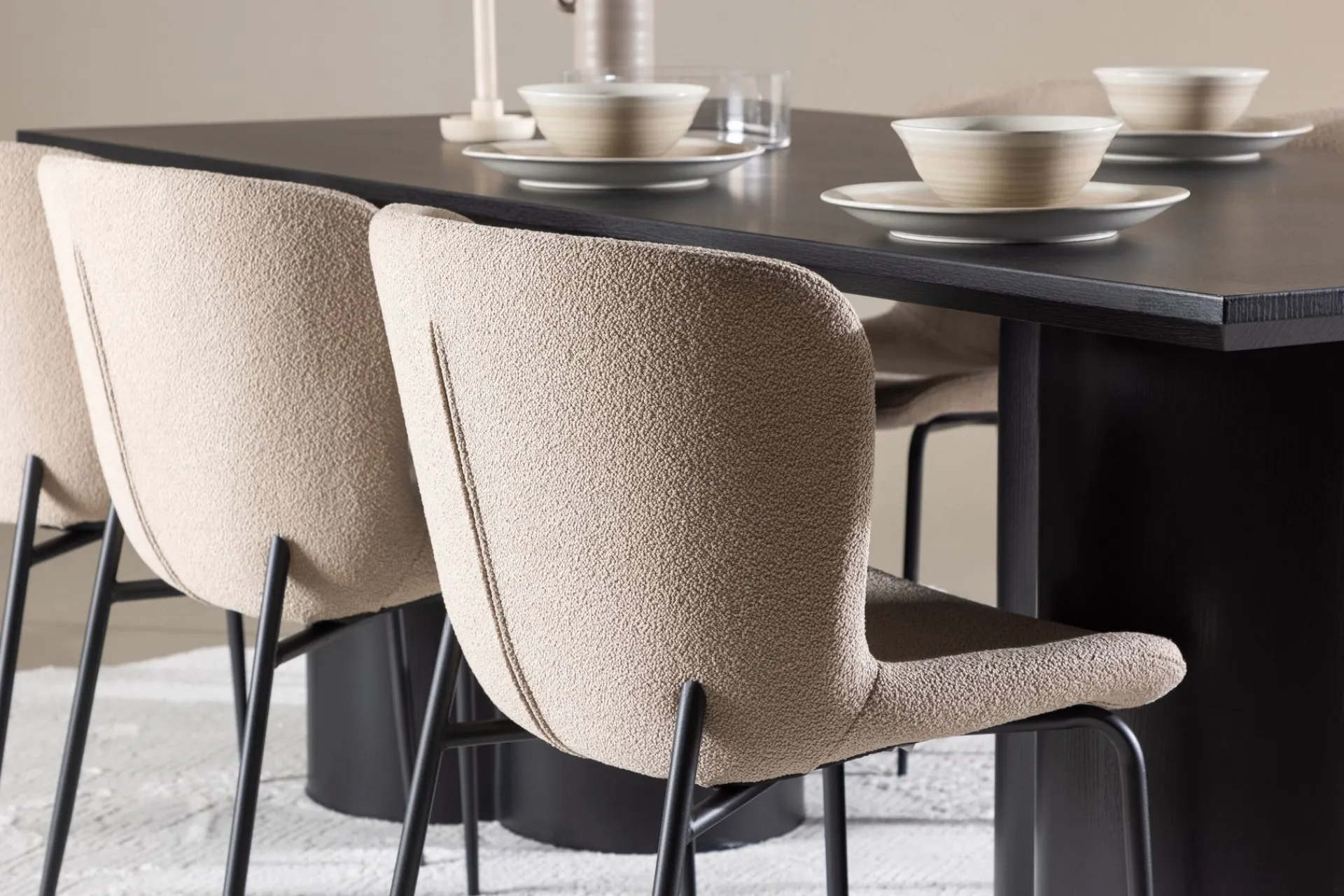 Venture Home Spisegrupper-Olivia Spisegruppe 210 cm Rektangulær med 6 Modesto stoler Svart/Beige/Svart
