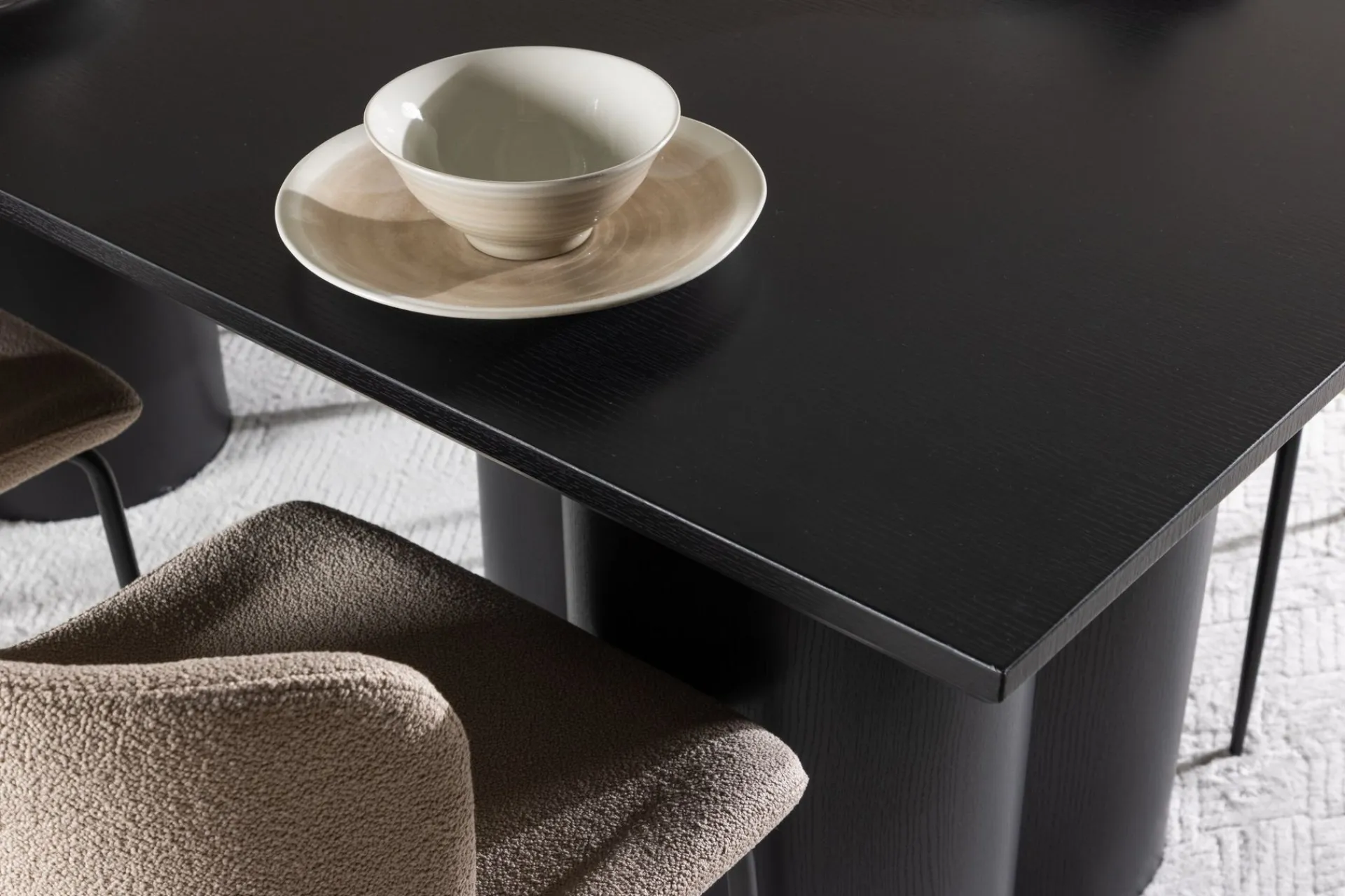 Venture Home Spisegrupper-Olivia Spisegruppe 210 cm Rektangulær med 6 Modesto stoler Svart/Beige/Svart
