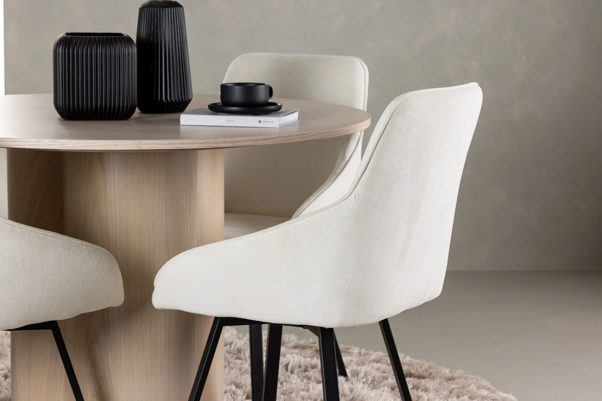 Venture Home Olivia Spisegruppe 110 cm Rund med 4 Rosie Stoler