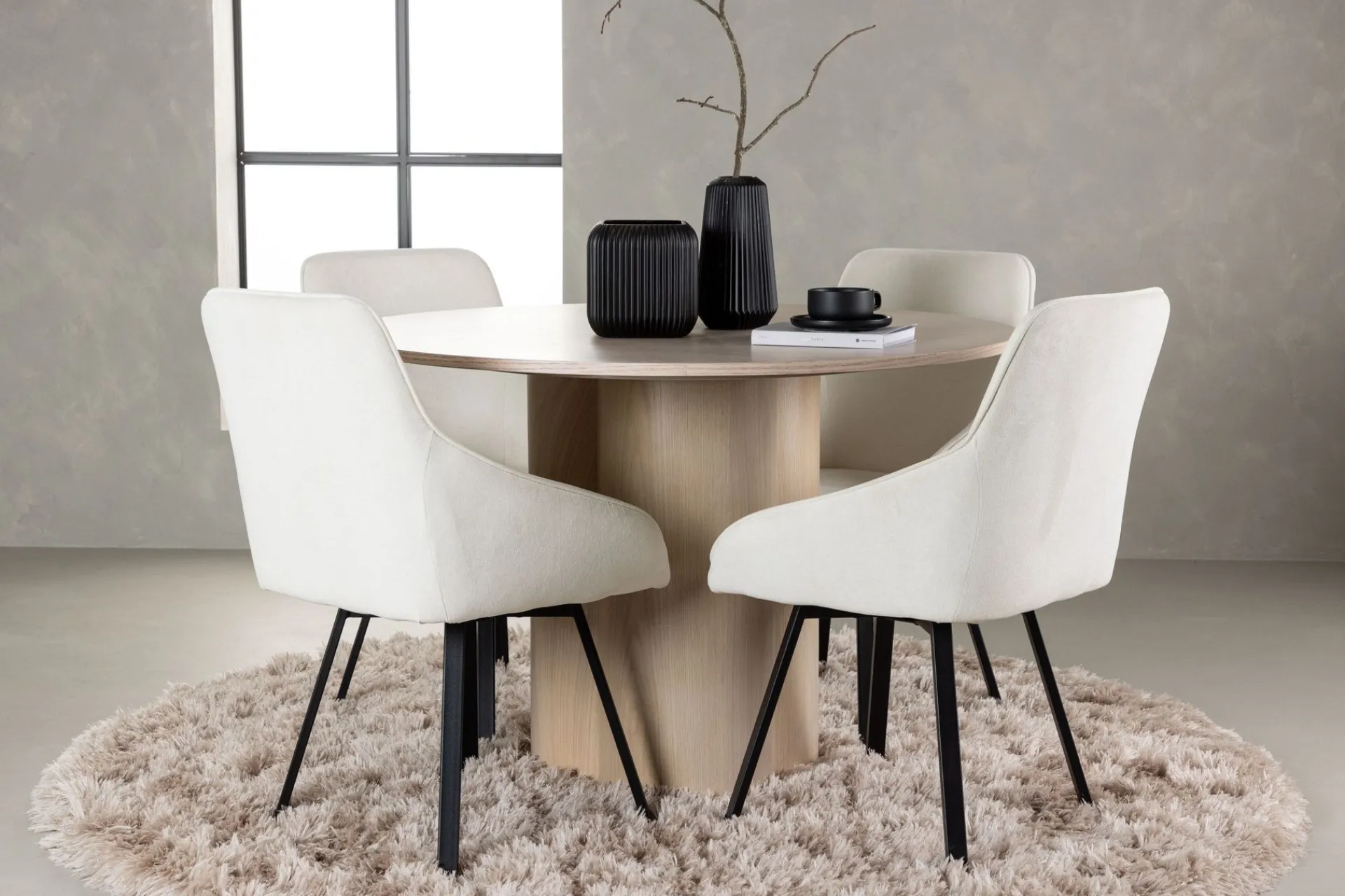 Venture Home Olivia Spisegruppe 110 cm Rund med 4 Rosie Stoler