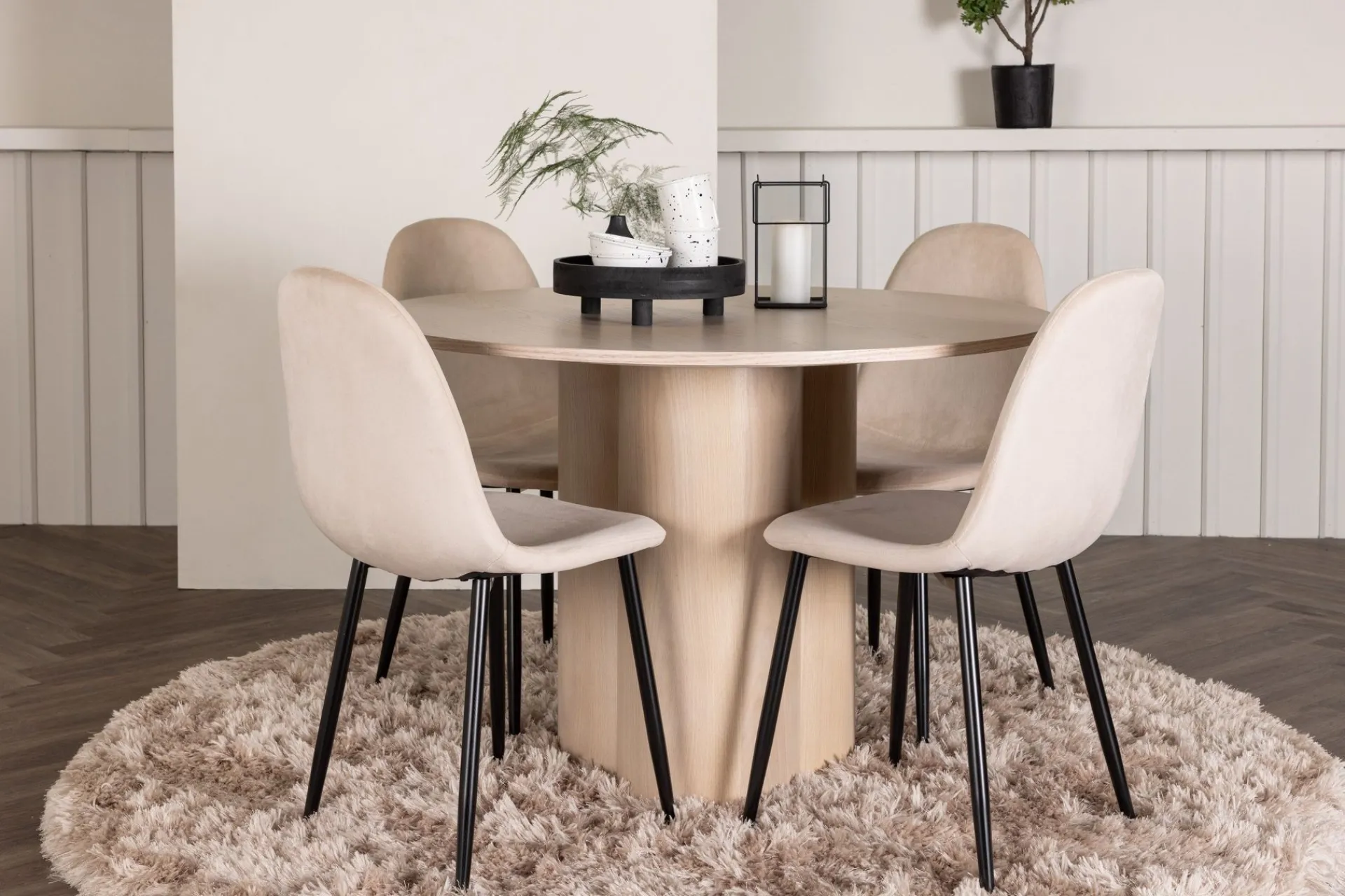 Venture Home Olivia Spisegruppe 110 cm Rund med 4 Polar Stoler