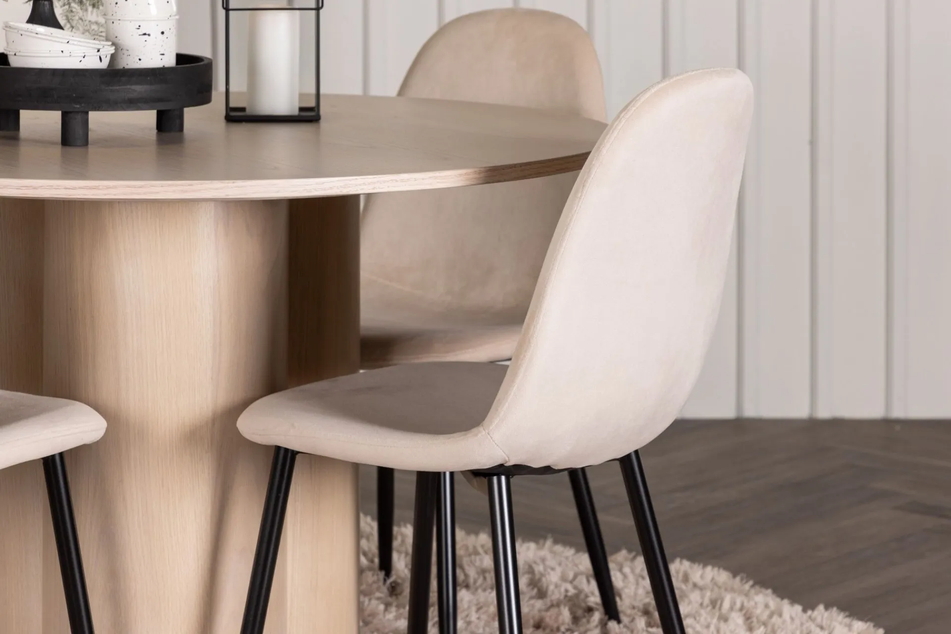 Venture Home Olivia Spisegruppe 110 cm Rund med 4 Polar Stoler