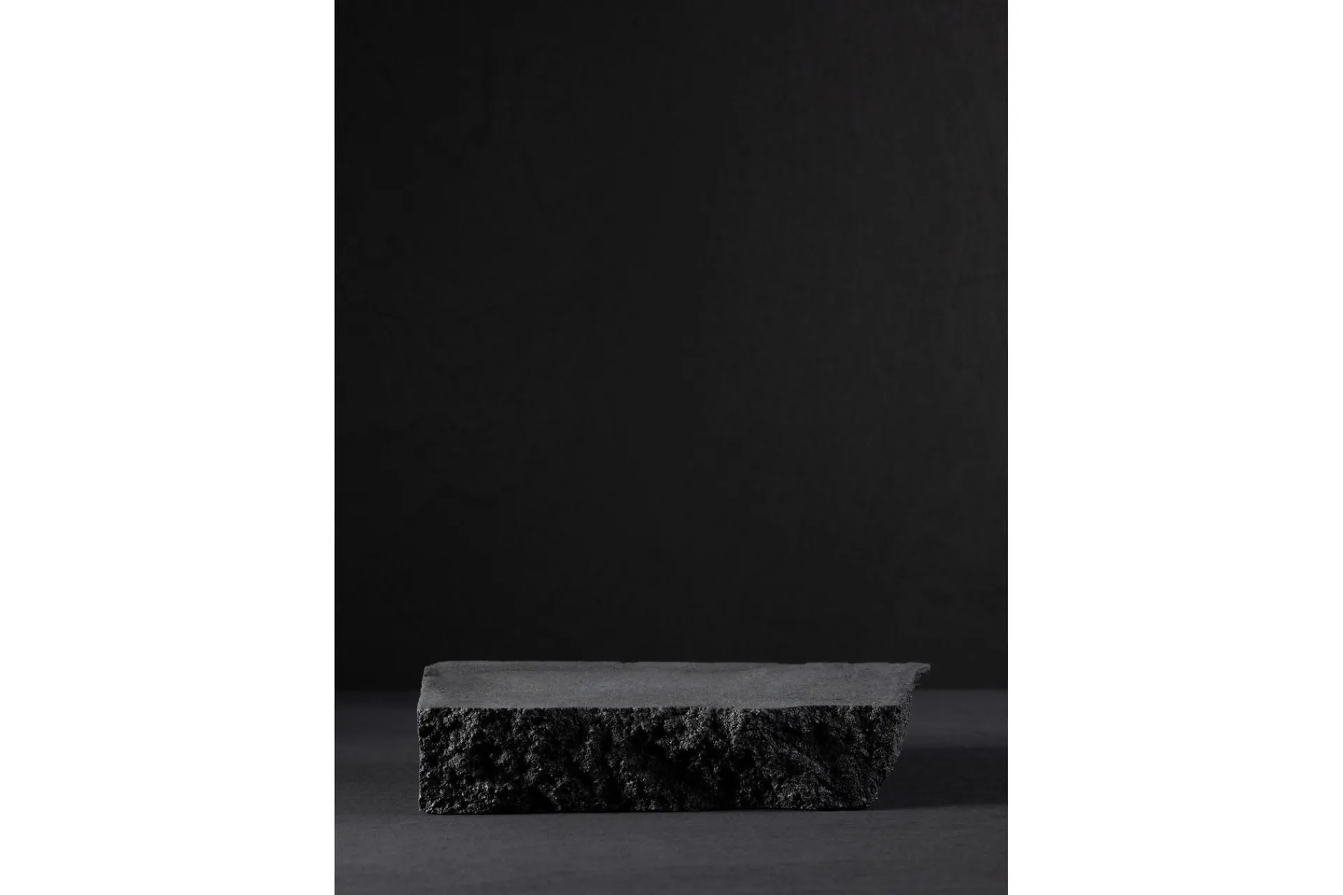Venture Home Poster Black Rock 50x70 cm