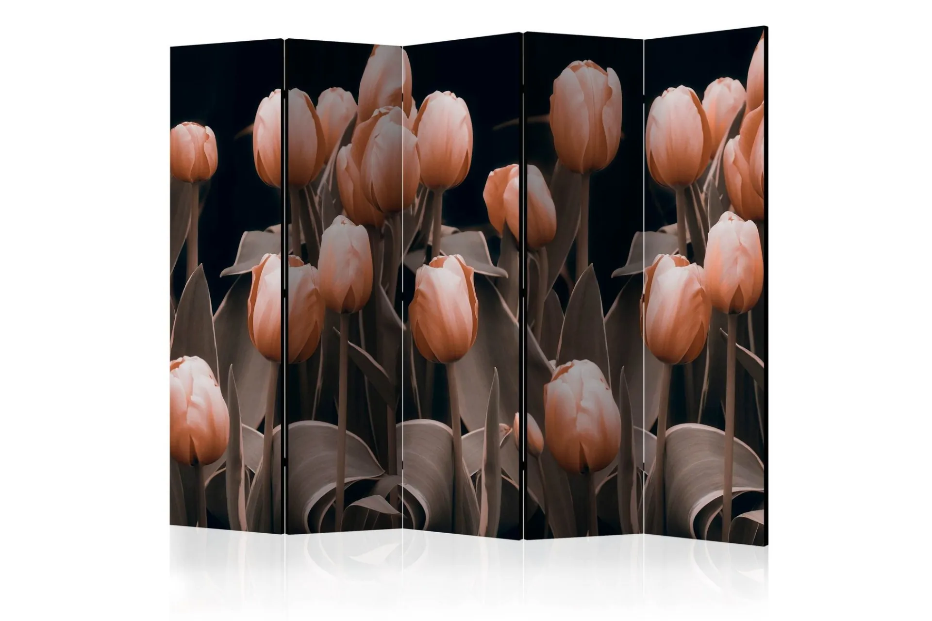 Romdeler Ladies Among the Flowers II