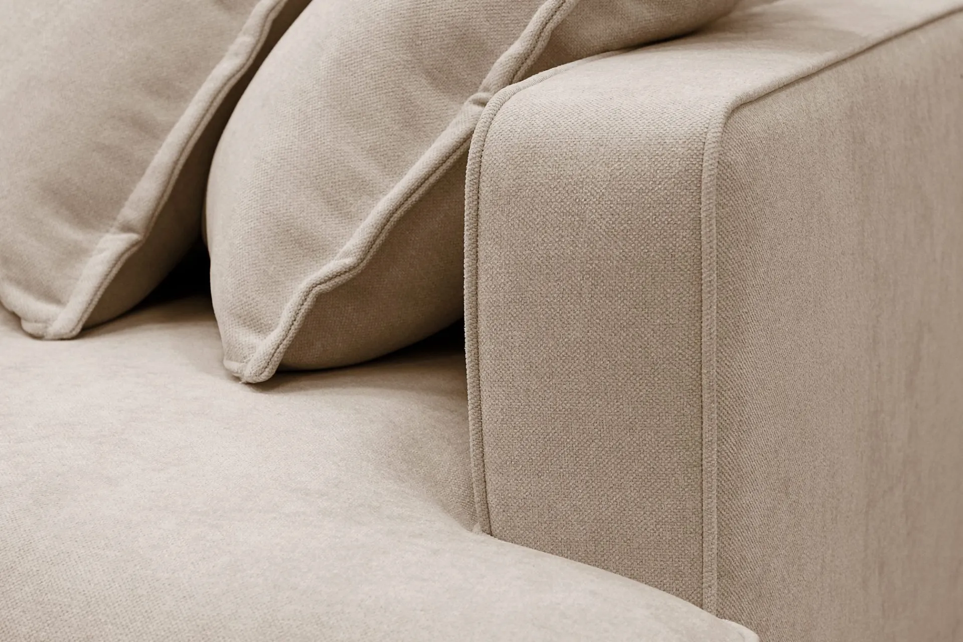 Scandinavian Choice Rossita Lyx 5-seters høyrevendt U-formet ekstra dyp sofa med divan og sjeselong i stoff