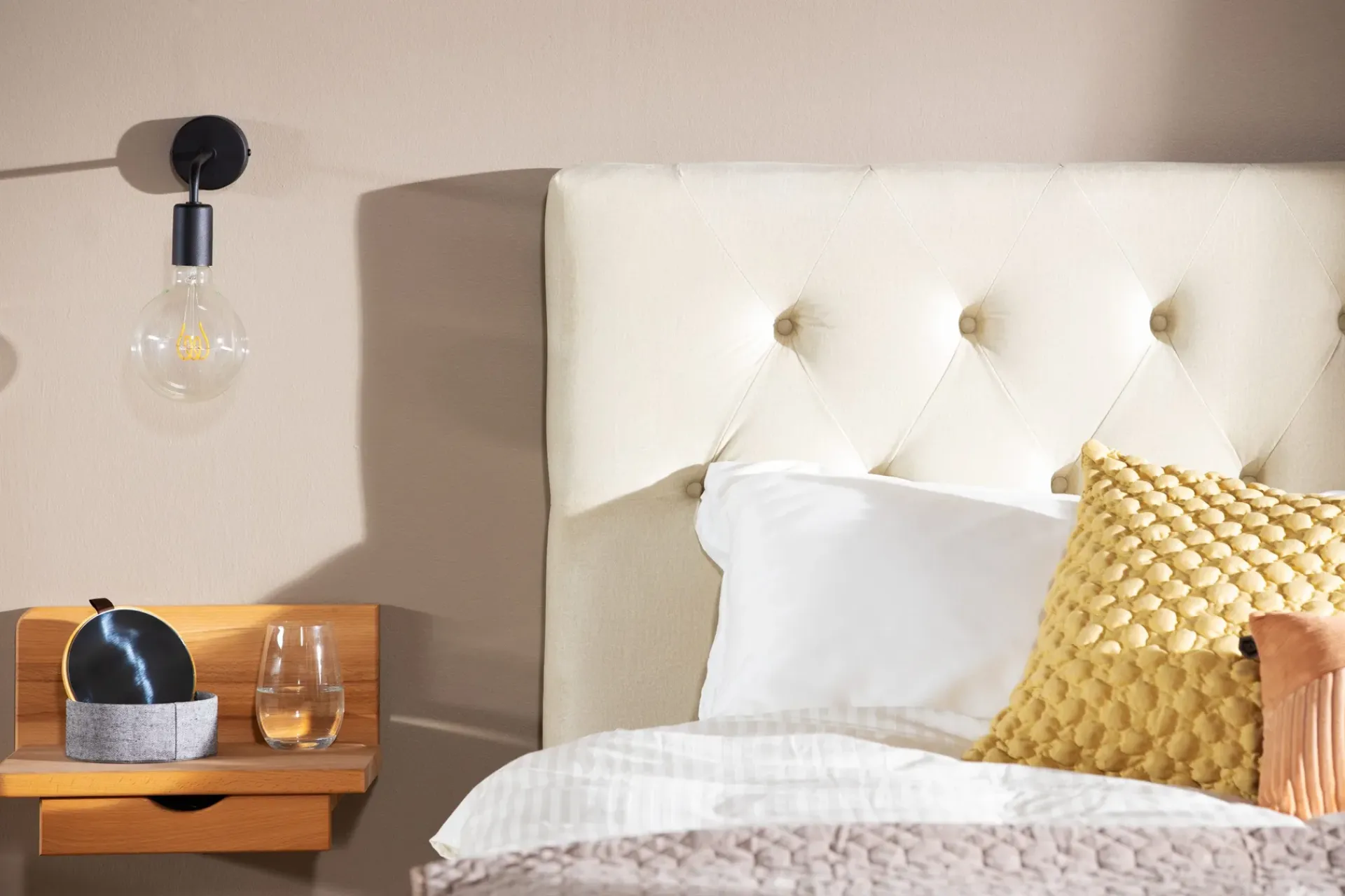 Kontinentalsenger-Royal Velvet Komplett Sengepakke210x210 cm Beige