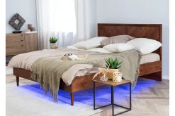 Sengeramme & Sengestamme-Saraly Kontinentalseng med LED 140x200 Tre/Natur