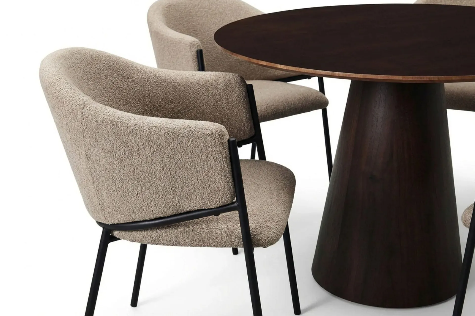 Bark Spisegrupper-Siena spisegruppe rund 110 cm med 4 Filip spisestoler Røkt eik