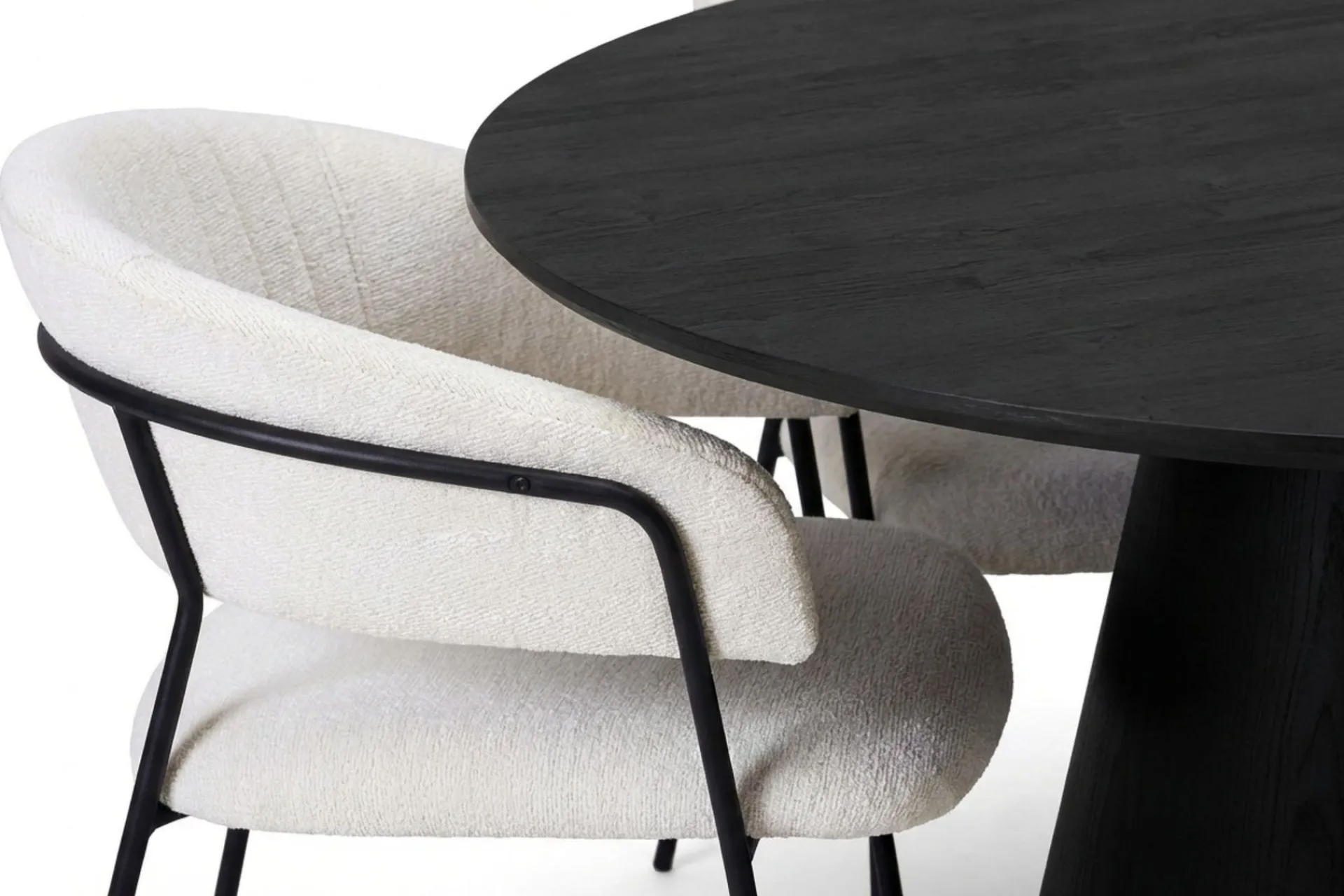 Bark Siena spisegruppe rund 110 cm med 4 Karol spisestoler