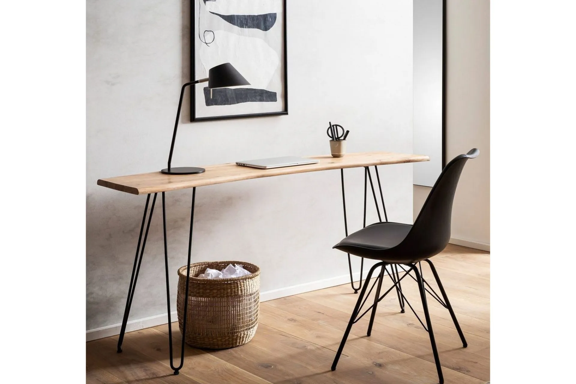 Wohnling Skrivebord Heltre 150 cm Trekantet kant med hårnålben Landlig stil