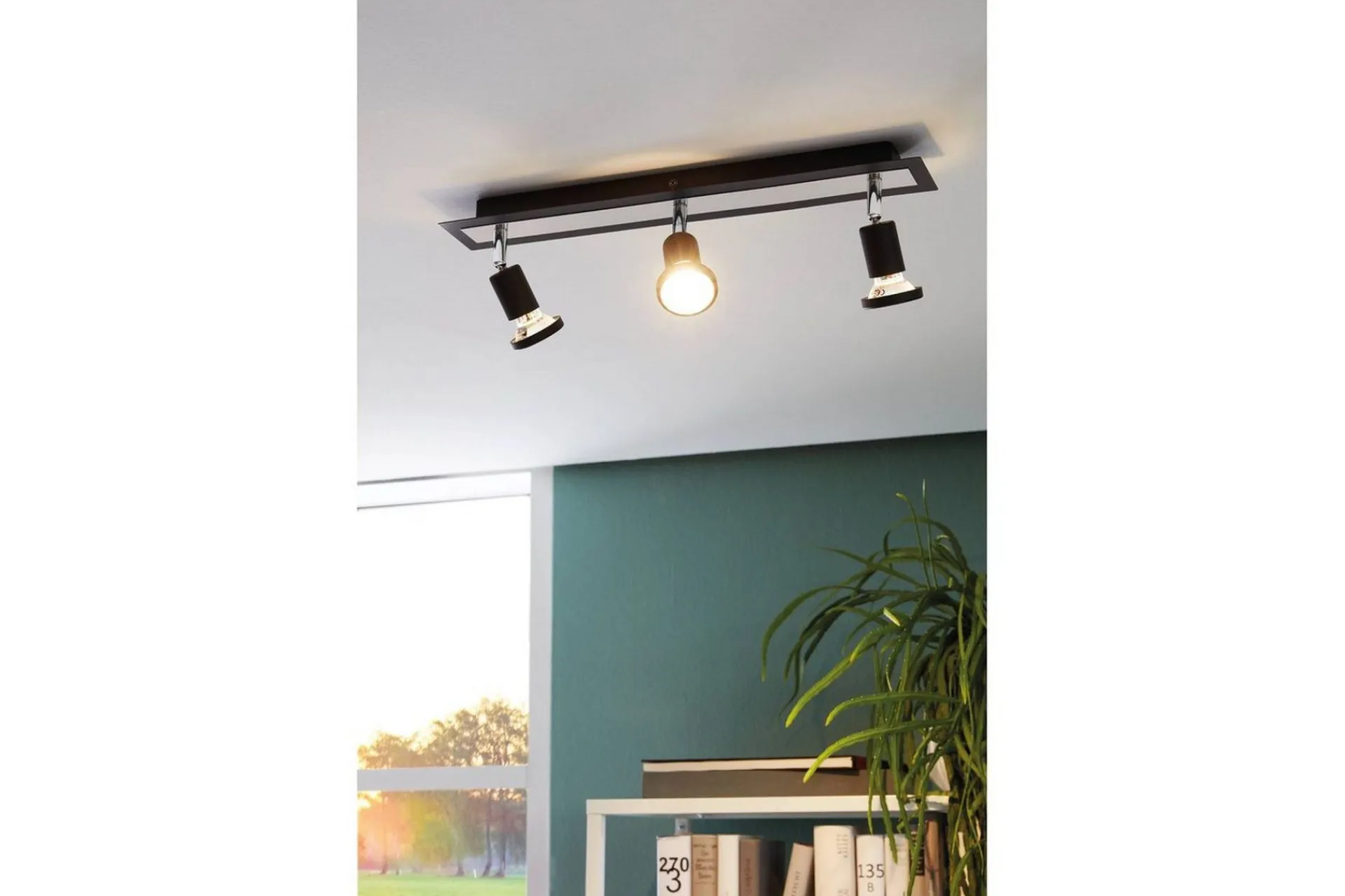 Eglo Spotlight Sarria med 3 Lamper Svart, Krom