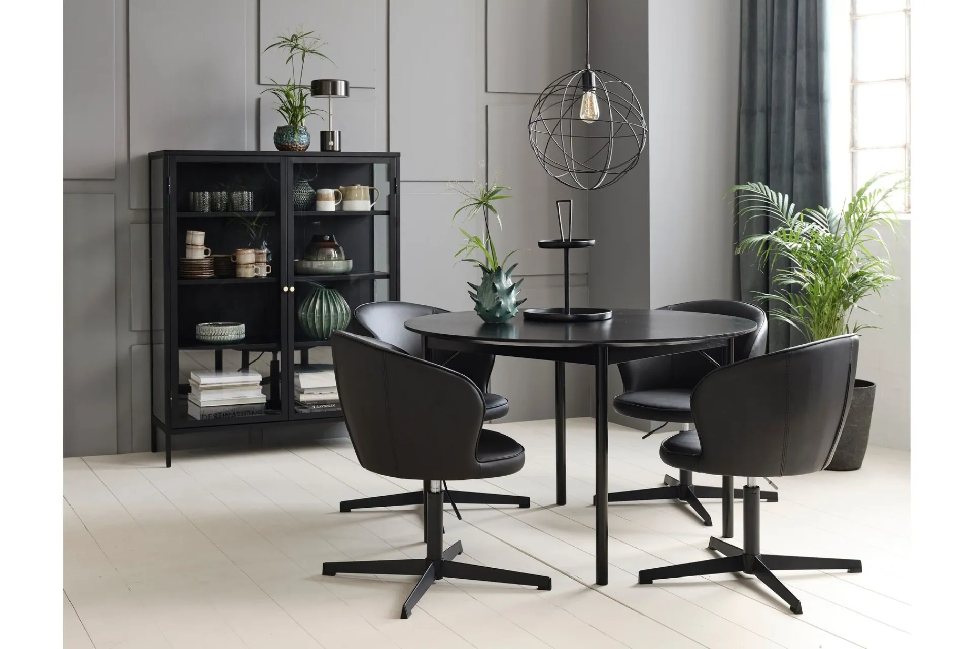 Oppbevaringsskap|Skap-Umbri Highboard 110x140 cm Svart