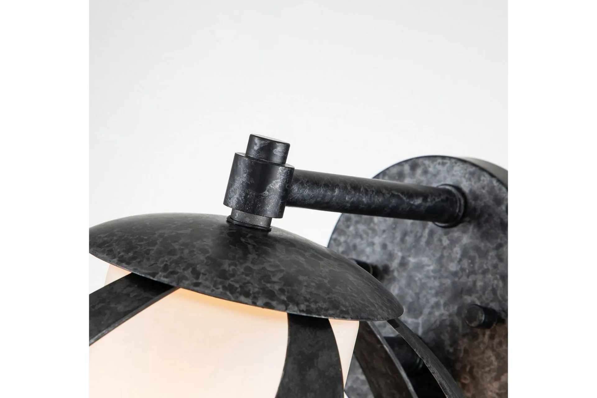 Utendørs vegglampe Quoizel Smie