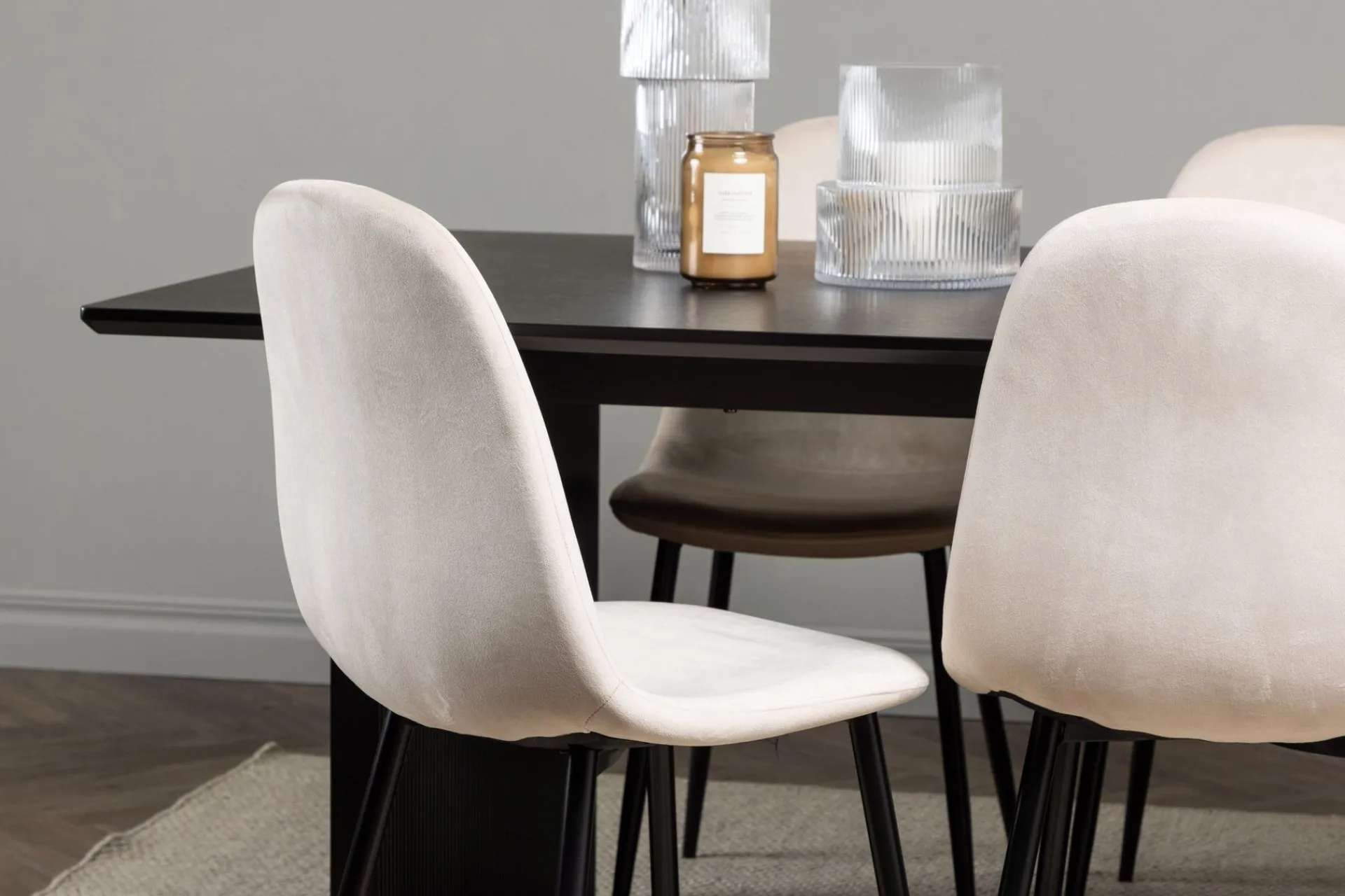 Venture Home Spisegrupper-Vail Matgruppe 200 cm Rektangulær med 6 Polar stoler Beige,Svart