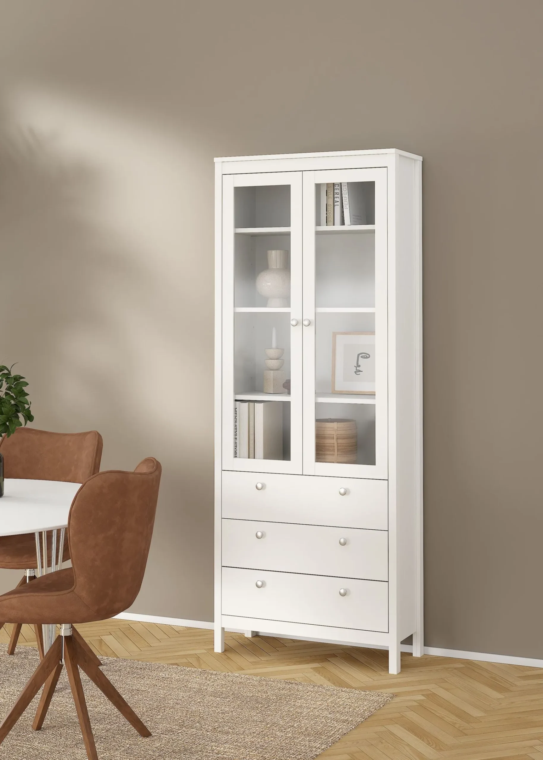 Tvilum Vitrineskap Madrid med 2 glassdører 3 skuffer 78x199 cm